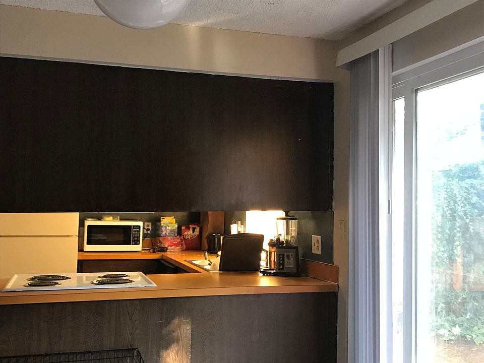 Peek through from living area to kitchen