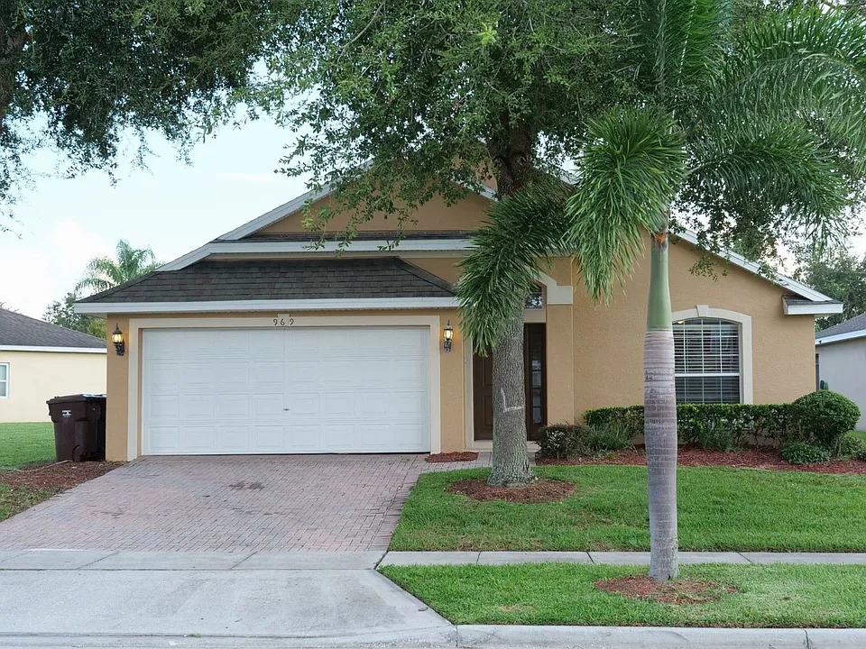 969 Andalusia Loop