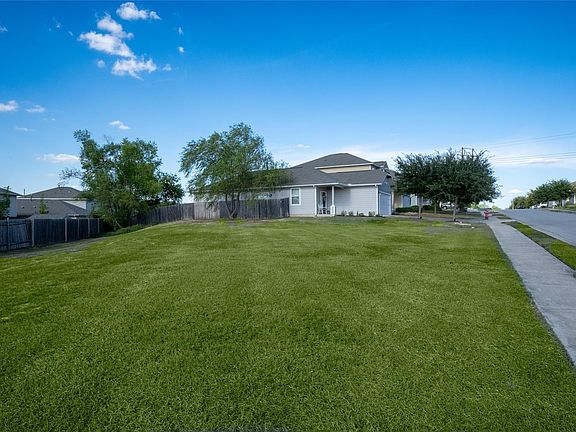 4th image of 326 Pearl Way