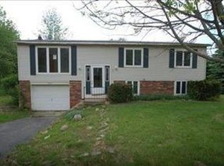 10410 Auburn Rd, Chardon, OH 44024