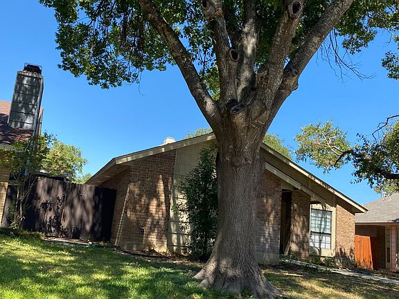 2nd image of 2323 Cobble Way