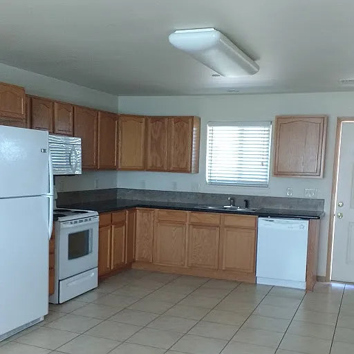 1425 E. P - A9 — Photo 2