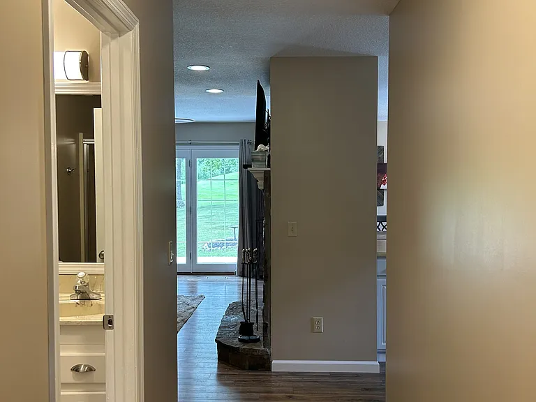 203 Snead Dr — Photo 4