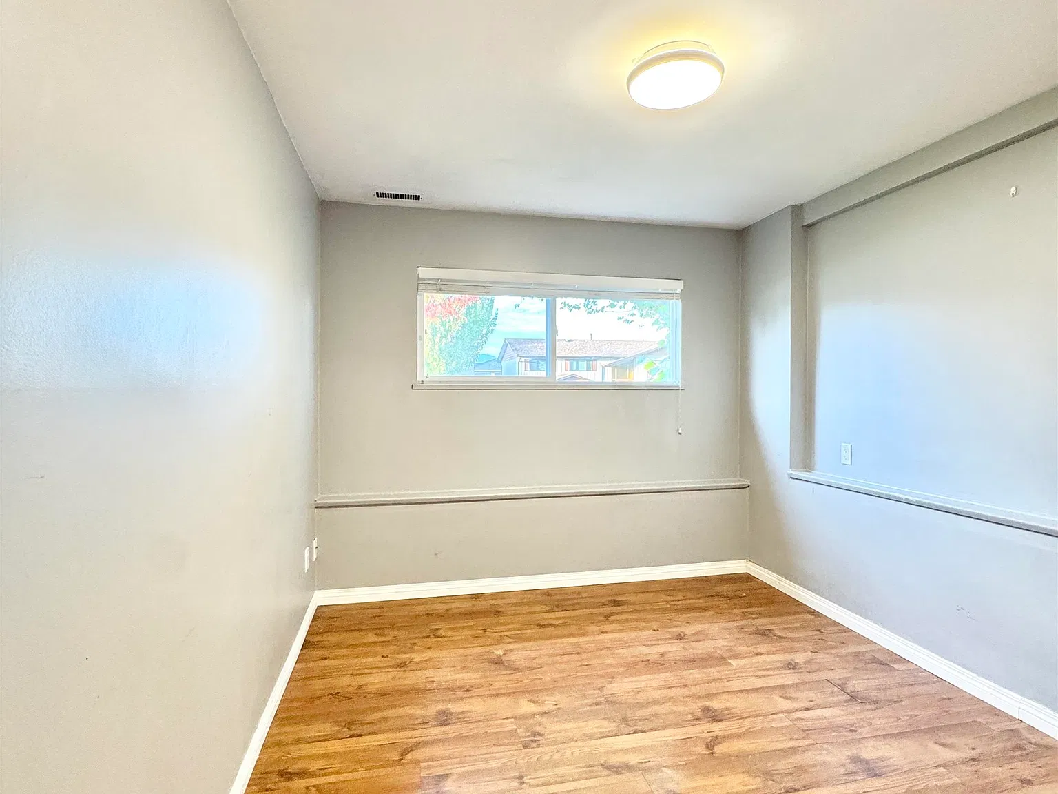 2 bed, 700 sqft, $1,500 — Photo 4