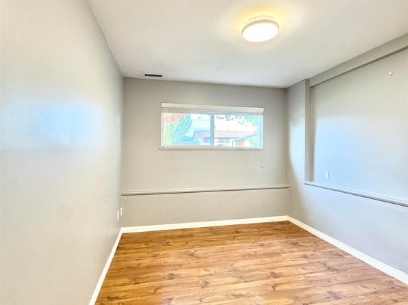 2 bedroom rental in Burnaby — photo 4