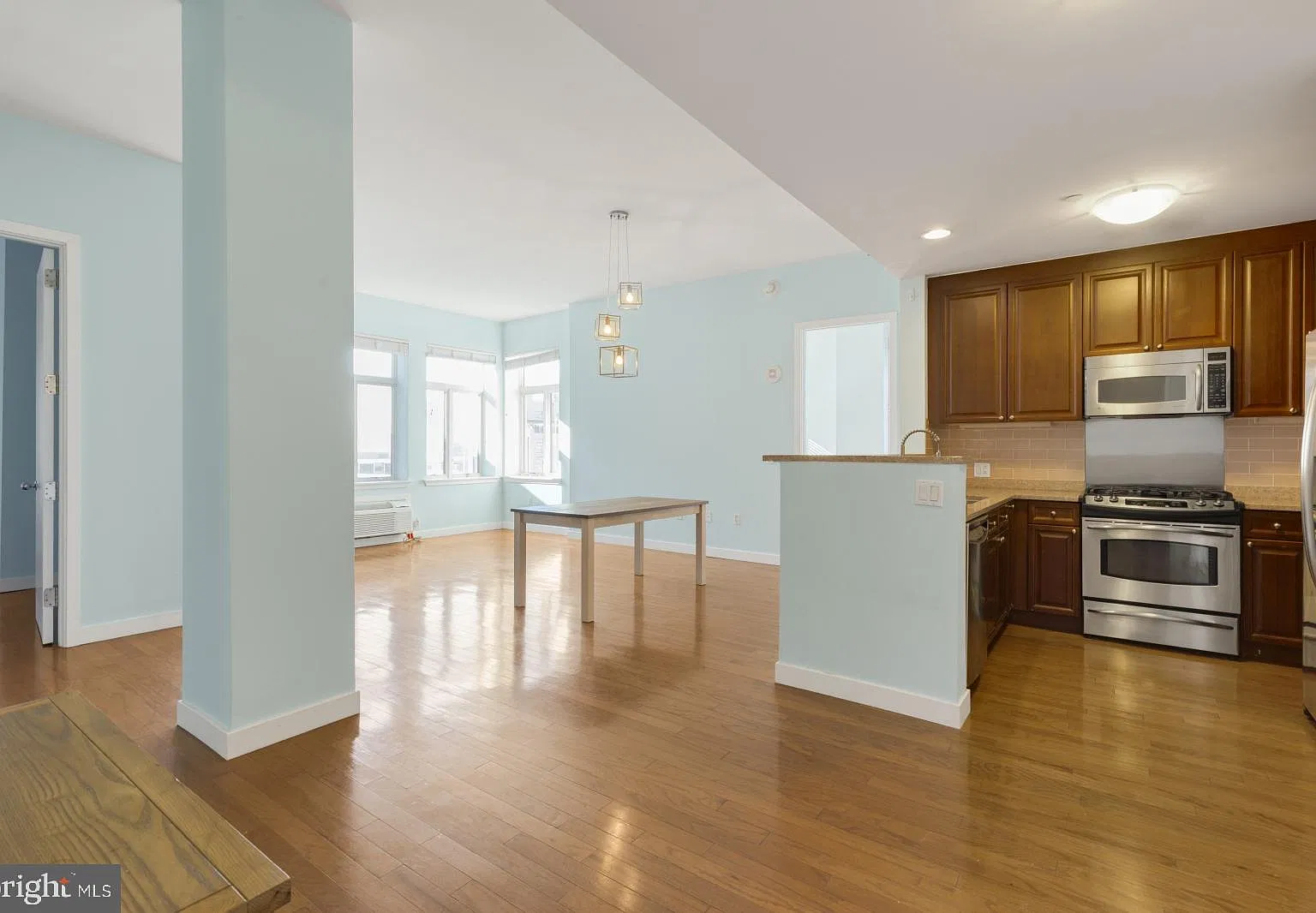 2 bed, 2.0 bath, 1281 sqft, $3,050 — Photo 3
