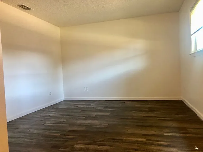 7521 Blackthorne Way — Photo 19