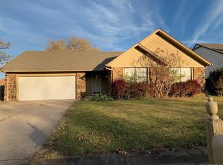 1121 S 34th St, Broken Arrow, OK 74014