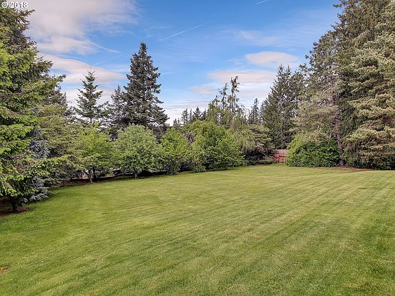 4th image of 13955 SW Hiteon Dr