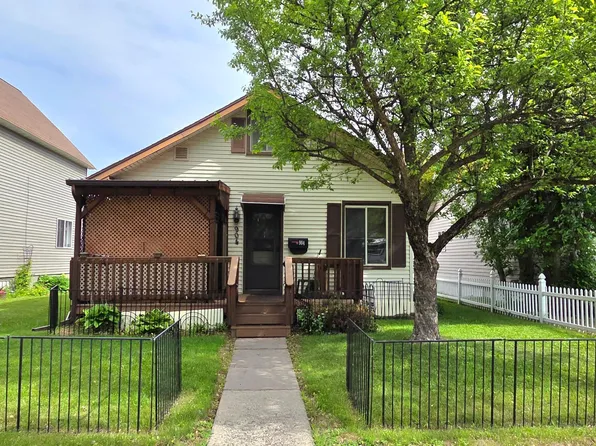 904 6th St, International Falls, MN 56649