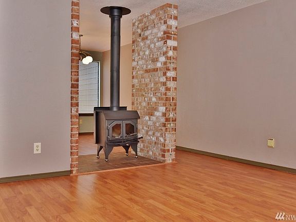 4th image of 845B NW Huckle Dr