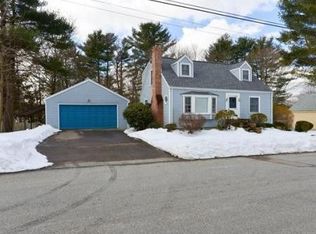 41 Pine St, Bedford, MA 01730
