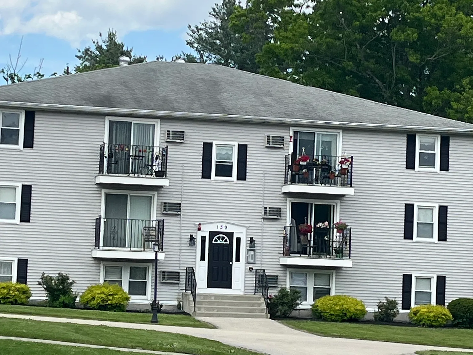 139 Sterling St — Photo 1