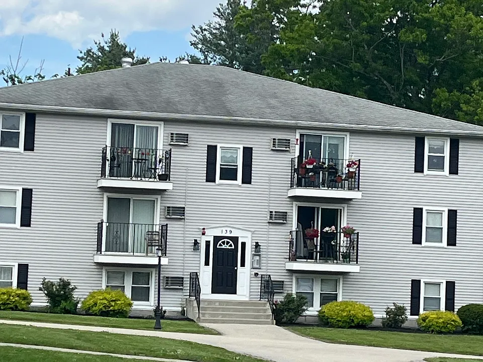 139 Sterling St #9