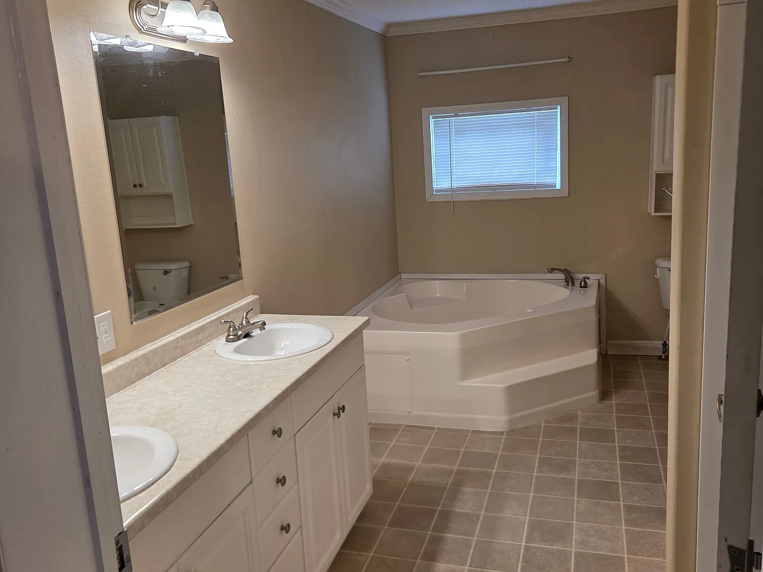 3 bed, 1680 sqft, $1,800 — Photo 3