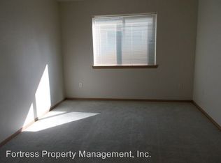 8414 NE Knott St, Portland, OR 97220