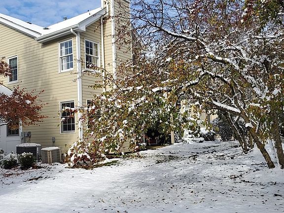 3rd image of 560 Bradbury Ln #560