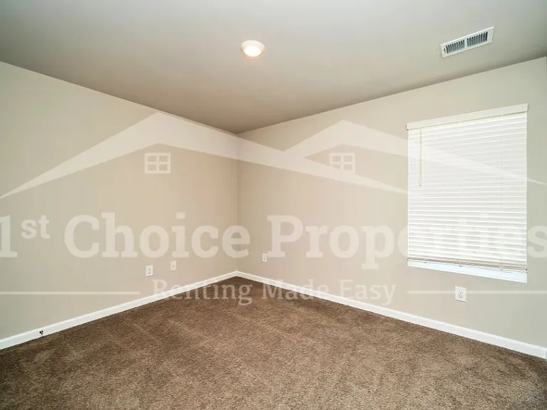 211 Driftwood Ln #4 — Photo 16