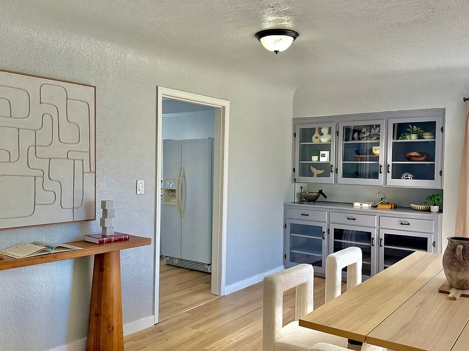 6 bed, 2400 sqft, $2,850 — Photo 4