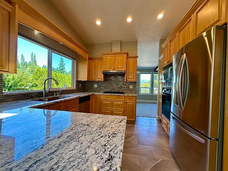 2710 Lakeridge Ln — Photo 3