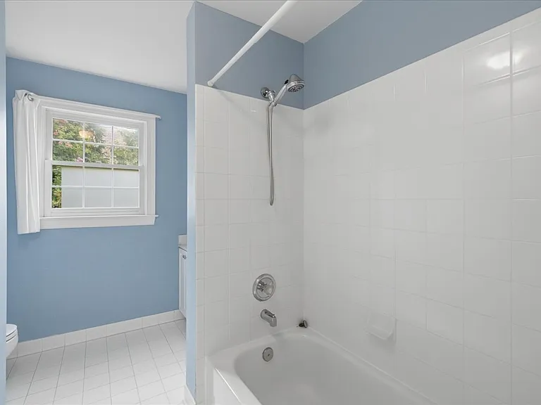 1959 Horse Shoe Dr — Photo 37