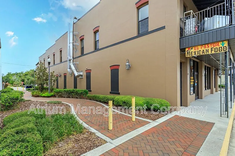 Building Photo - 19 Harris St #209