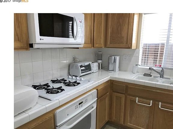 2nd image of 15 Ashton Ct