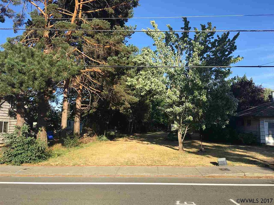 1st image of 2950 Hollywood Dr NE