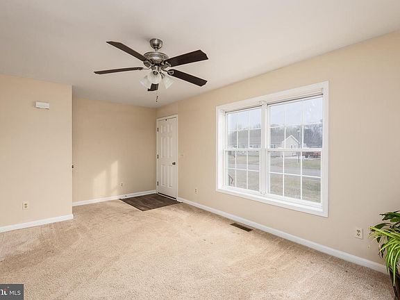 5th image of 1 Oakview Ct