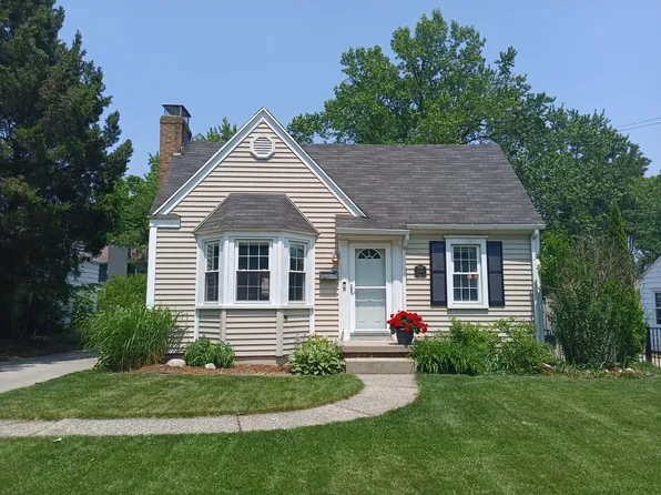 2147 Academy Dr NE, Grand Rapids, MI 49503