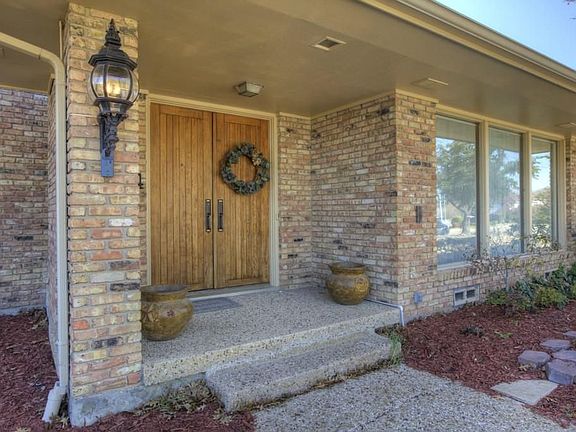 2nd image of 2214 Royal Crest Dr
