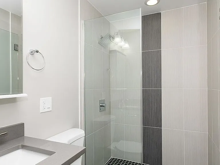2125 W Chicago Ave #2119-2F — Photo 6