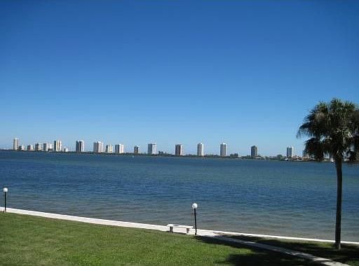 2nd image of 501 Lake Shore Dr APT 206
