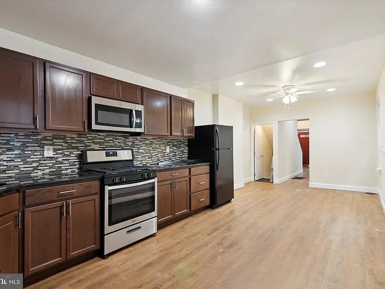 1723 N Willington St — Photo 6