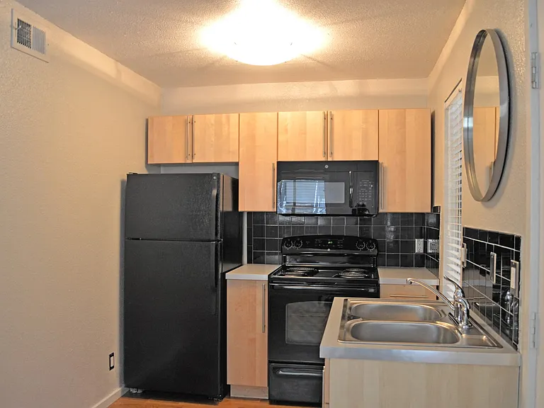 Tambaleo Apartments — Photo 3