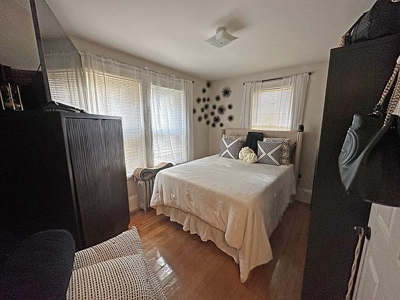 5th image of 76 Belden St
