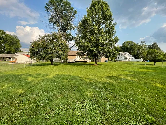 5211 River Rd — Photo 55