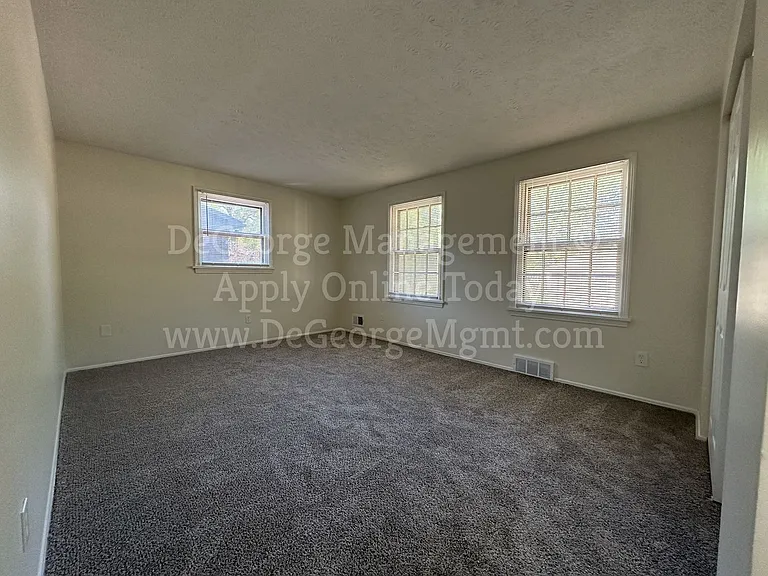 Sterling Square Townhomes — Photo 12