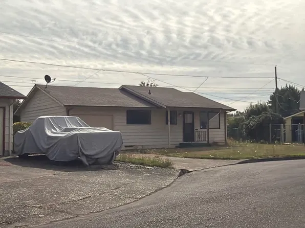 1620 Thompson Rd, Woodburn, OR 97071