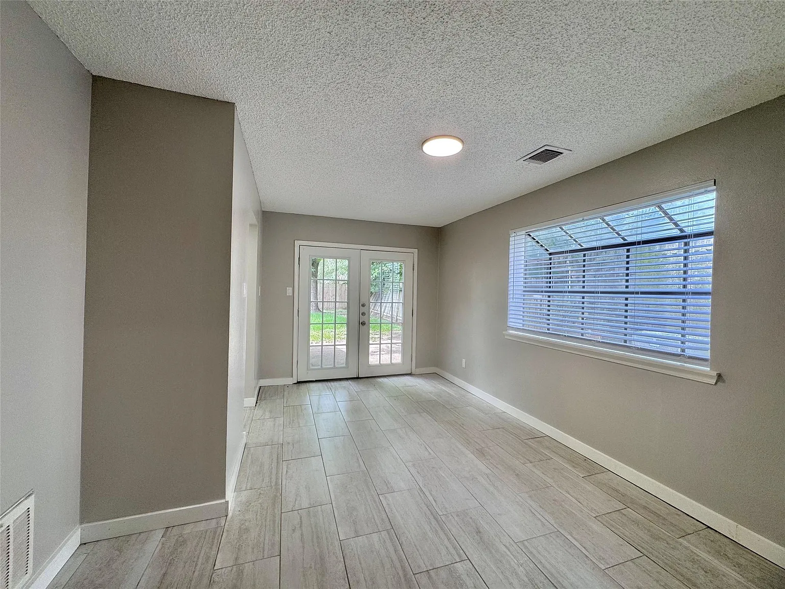3 bed, 2.5 bath, 1782 sqft, $1,795 — Photo 4