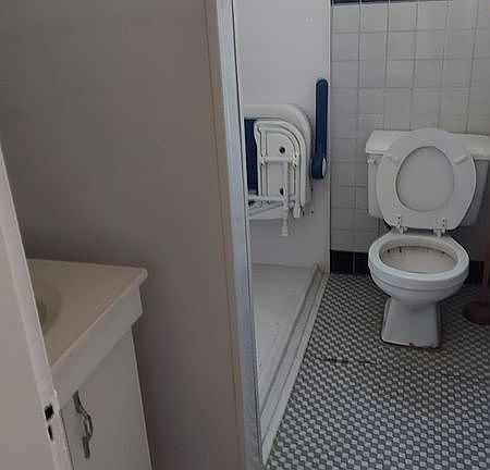 5th image of 5444 Arlington Ave #K44
