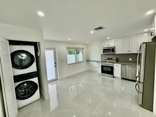 2885 NW 56th St, Miami, FL 33142