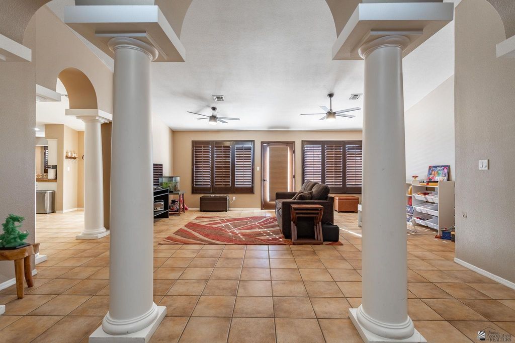 Apartment in Yuma - More