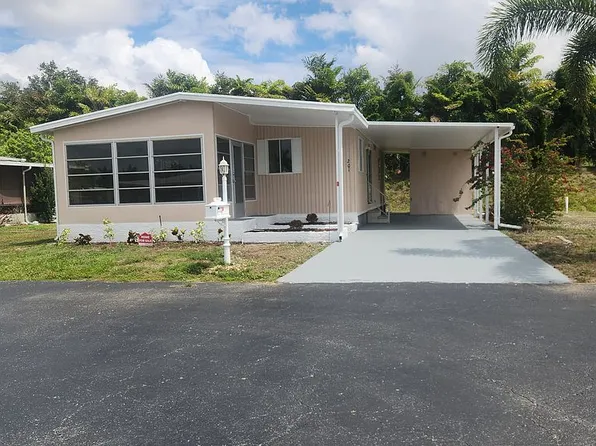 201 Foxwood Ln, Naples, FL 34112