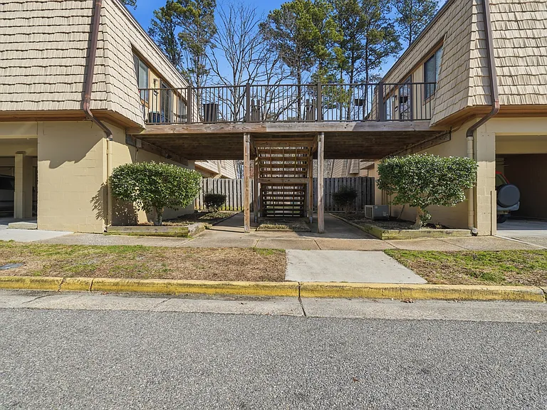 1554 Monterry Pl — Photo 1