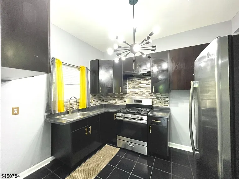 59 Ellington St #1 — Photo 4
