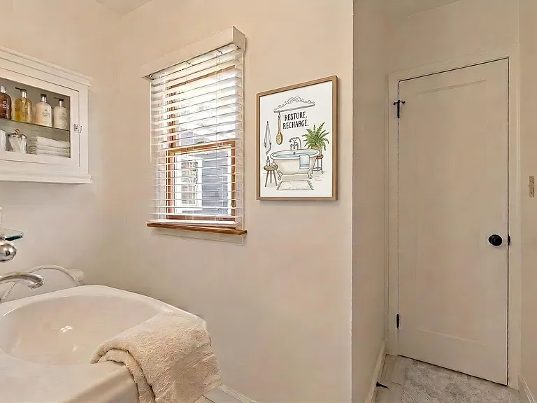406 N Payne St — Photo 10