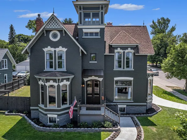 421 1st St, Manistee, MI 49660