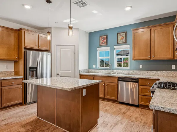67486 Rio Largo Rd, Cathedral City, CA 92234