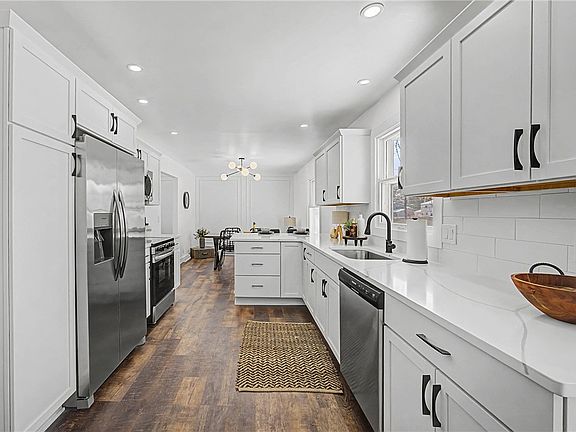 5th image of 133 Hillary Dr